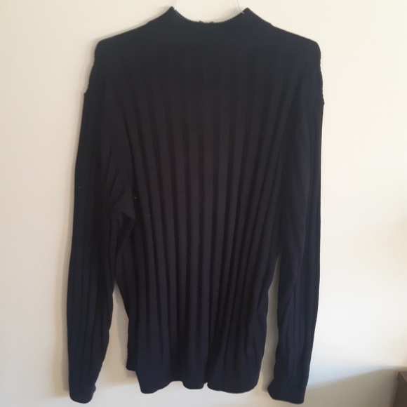 Tommy Hilfiger 1/4 Zip Sweater - Picture 8 of 12